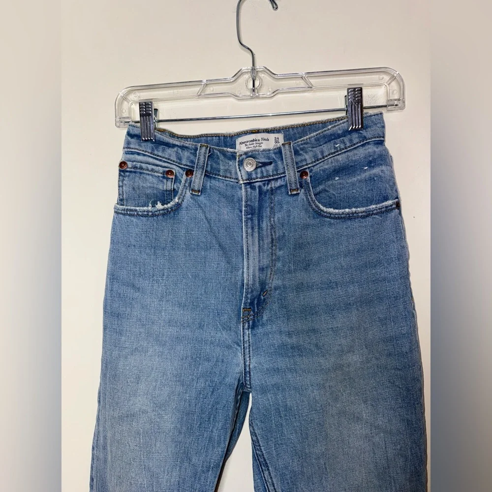 Abercrombie & Fitch The Ankle Straight Ultra High Rise Jean - Picture 5 of 8